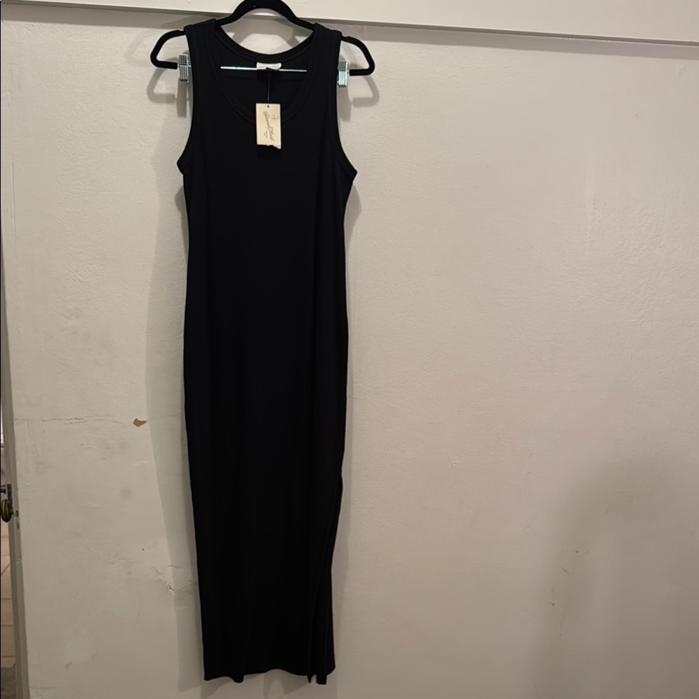 Elegant Black Sleeveless Dress